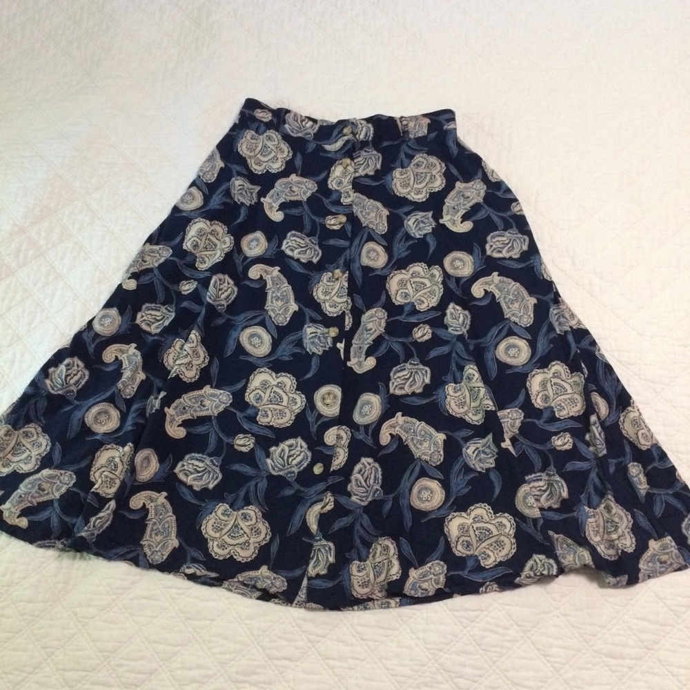 Appleseed’s VTG paisley print button front skirt